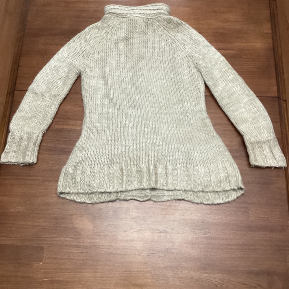 Soft Surroundings Petite Oatmeal Cable Knit Buckle Neck Cardigan Sweater PS - Picture 2 of 7